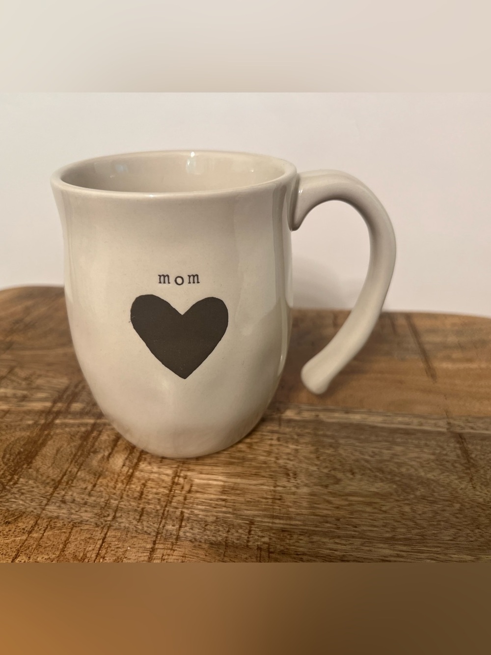 Demdaco White Ceramic 'mom' Mug with Black Heart